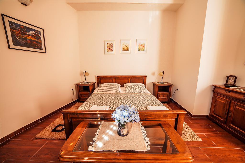 Guest House Sebelj บุดวา ห้อง รูปภาพ
